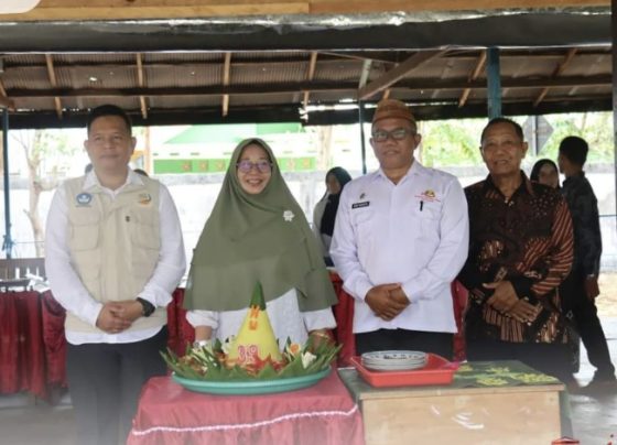 Asisten Pemerintahan dan Kesejahteraan Rakyat Sekretaris Daerah, Agus Suharto menghadiri perayaan HUT ke 39 SMA Negeri 1 Kuala Pembuang.