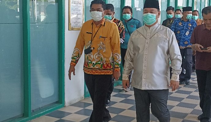 Bupati Kotim, Halikinnor hendak mengunjungi pasien DBD di RSUD dr Murjani Sampit, Jumat 17 November 2023.