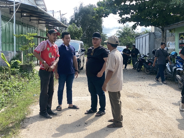 Halikinnor Tinjau Sejumlah Jalan Rusak di Sampit