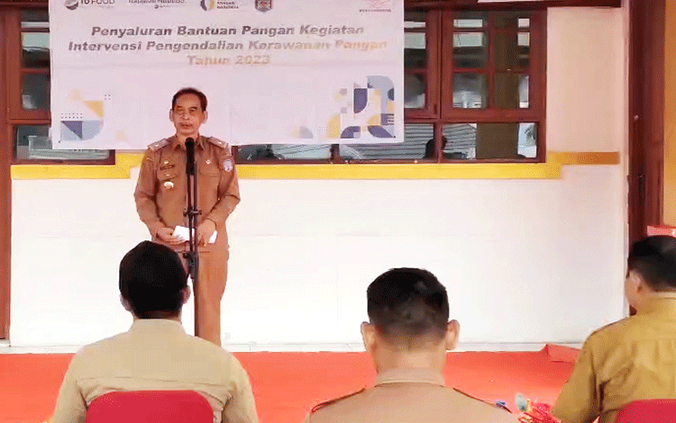 DKP Mura Serahkan Bantuan Pangan