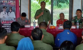 DLHK Seruyan tingkatkan kesadaran masyarakat peduli lingkungan di Kecamatan Batu Ampar, Kamis 2 November 2023.