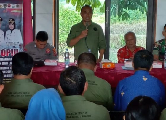 DLHK Seruyan tingkatkan kesadaran masyarakat peduli lingkungan di Kecamatan Batu Ampar, Kamis 2 November 2023.
