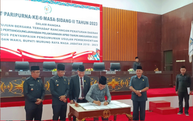 DPRD Mura Umumkan Usulan Pemberhentian Bupati dan Wakil Bupati Murung Raya