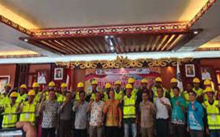 DPUPR Mura Berikan Pelatihan Alat Berat Exavator