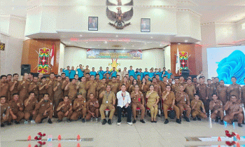Foto bersama jajaran Pemkab, Ketua DPRD, Kepala DPMD beserta anggota Murung Raya serta