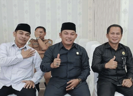 Hadiri Pelantikan 34 Kades, Ini Pesan Wakil Ketua DPRD Mura