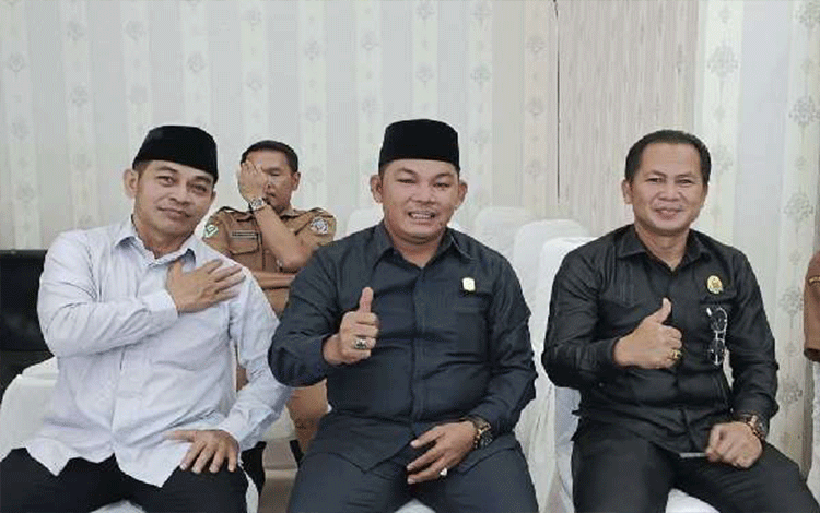 Hadiri Pelantikan 34 Kades, Ini Pesan Wakil Ketua DPRD Mura