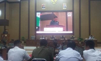 Juru bicara Fraksi Golkar Tony Yosepta menyampaikan pendapat akhir fraksi beberapa hari lalu.