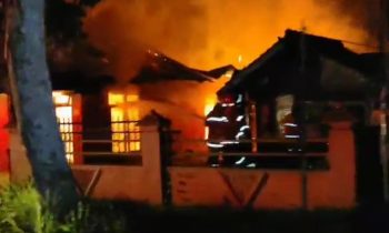 Kebakaran di Jalan H. Imran, Ketapang, Sampit diduga akibat korsleting listrik, Selasa 31 Oktober 2023.