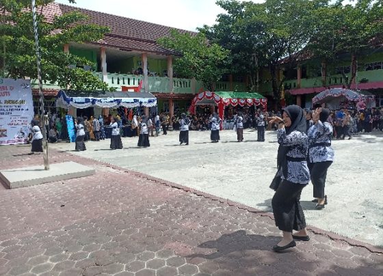 Kemeriahan Festival Sekolah SMPN 2 Sampit Peringati HUT ke 78 PGRI dan Hari Guru Nasional 2023, Selasa 28 November 2023