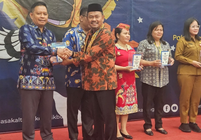 Balai Bahasa Provinsi Kalteng Beri Penghargaan untuk Pemkab Seruyan