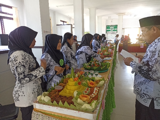 Kadisdik: Jumlah Guru di Kotim Cukup, Namun Belum Merata