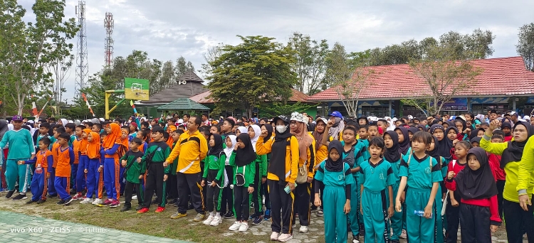 Meriah! 3.000 Peserta Ramaikan Jalan Sehat PC PGRI Baamang Peringati HUT Ke-78 PGRI