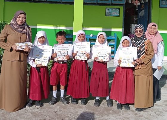 Para peraih juara lomba membaca puisi bertemakan jasa guru SDN 4 Sawahan, Rabu 29 November 2023.