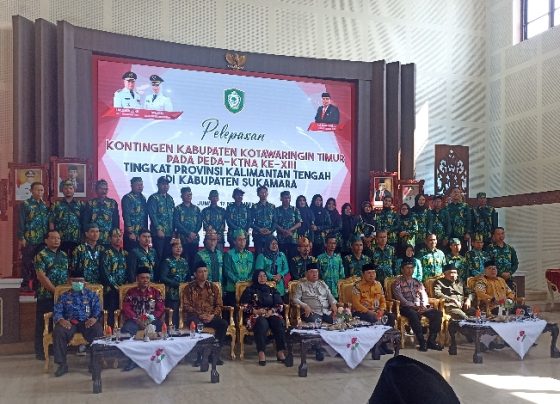 Pelepasan keberangkatan peserta Pekan Daerah Petani Nelayan ke 8 Tingkat Provinsi Kalteng di Kabupaten Sukamara, Jumat 17 November 2023