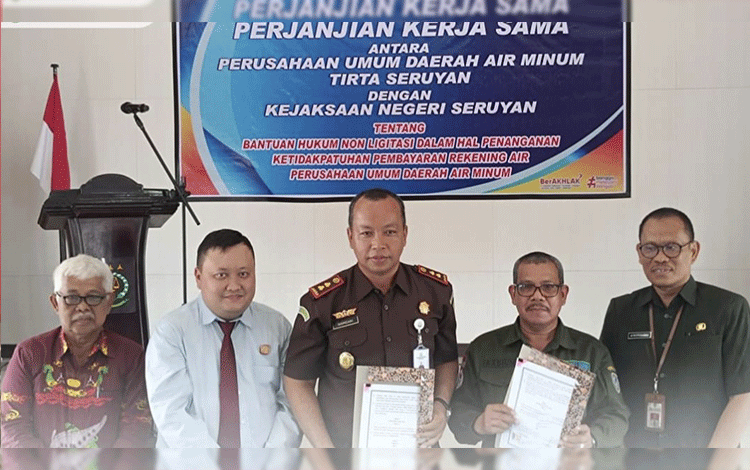 Pj Sekda Hadiri Penandatanganan Perjanjian Kerjasama PDAM Tirta Seruyan dengan Kejari Seruyan