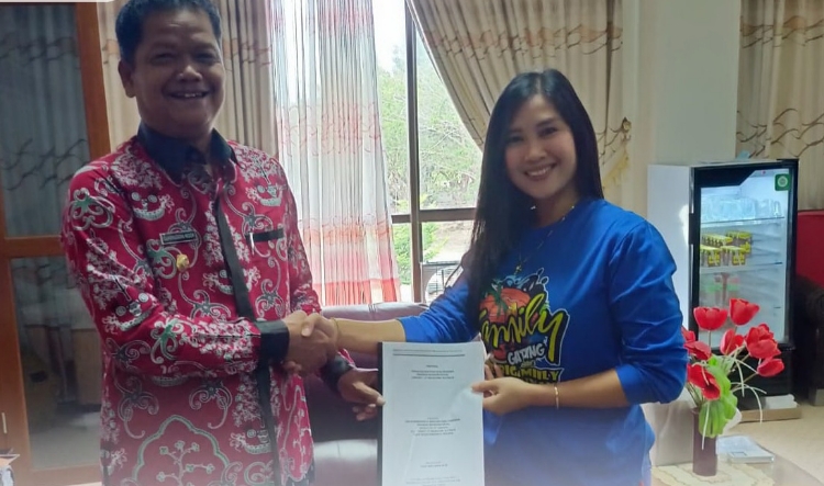 Guru SLB Negeri 1 Kuala Pembuang Raih Beasiswa ke University of Melbourne