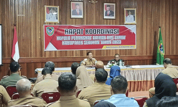 Pj Bupati Seruyan Djainuddin Noor saat pelaksanaan Rapat Koordinasi Perangkat Daerah dan Camat se Kabupaten Seruyan.