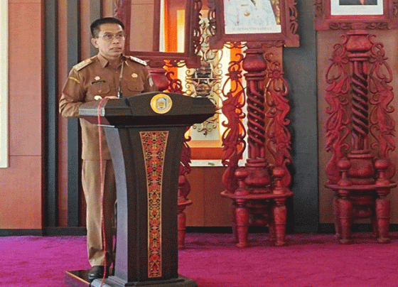 Pj. Bupati Murung Raya Hermon saat menyampaikan sambutan di aula Cahai Ondhui Tingang, Senin, 6 November 2023.