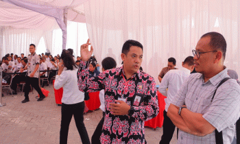 Pj. Sekretaris Daerah Kabupaten Seruyan, dr. Bahrun Abbas, saat memantau langsung pelaksanaan tes seleksi PPPK Kabupaten Seruyan
