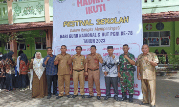 Plt Kadisdik Kotim, M. Irfansyah, urutan 4 dari kanan.