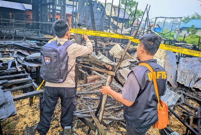 Kebakaran Melanda Rumah dan Barak di Pahandut Seberang