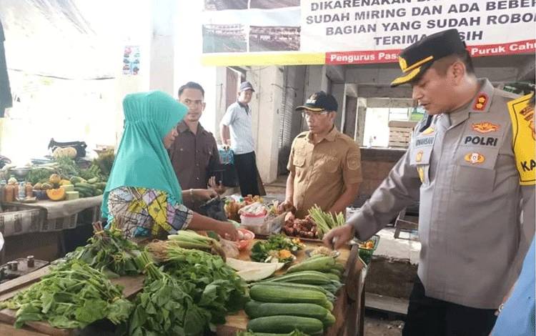 Bupati Murung Raya Minta Dinas Kaji Konstruksi Bangunan Pasar Pelita Hilir untuk Dirobohkan
