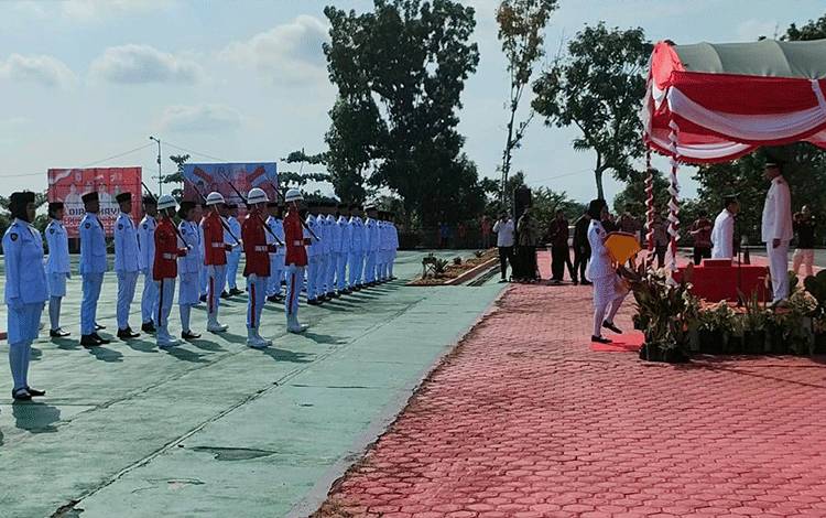 Upacara HUT RI di Murung Raya Berlangsung Khidmat, Perdie Jadi Inspektur Upacara