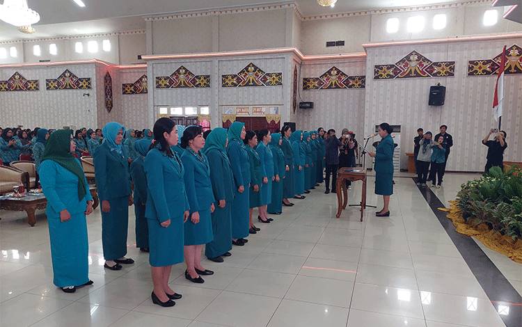 Harapan Lynda Kristiane Perdie Pada Pelantikan TP-PKK Kecamatan dan Desa