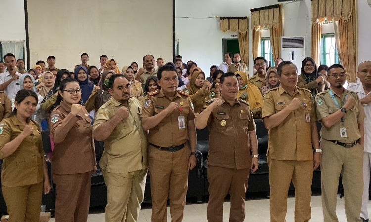Halikinnor Bersilturahmi dengan Perawat dan Bidan Desa