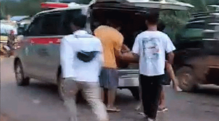 Evakuasi korban Kecelakaan