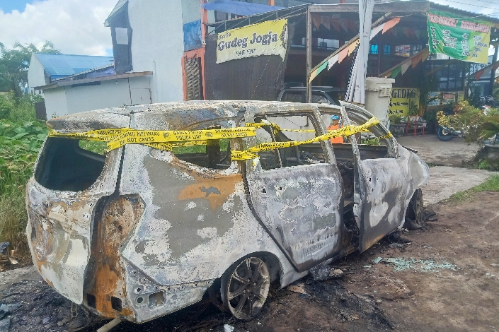 Mobil Sigra Terbakar Usai Isi BBM di Jalan Yos Sudarso Palangka Raya 
