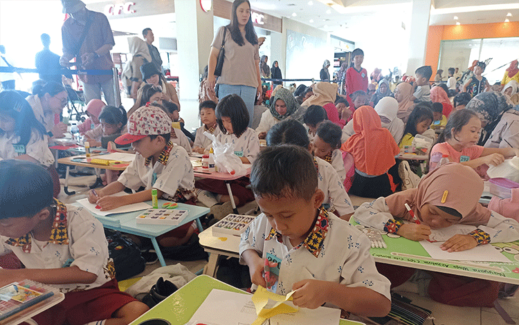 Kreativitas Anak Usia Dini di Kotim Ikuti Lomba Mewarnai Montase HUT ke-18 Himpaudi