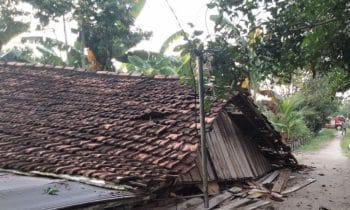 Rumah roboh akibat hujan deras dan angin kencang, begini nasib pemiliknya, Selasa 12 Desember 2023.