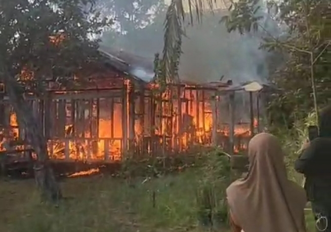 Kebakaran Rumah di Luwuk Bunter, Seorang Pria Tewas saat Hendak Memadamkan Api