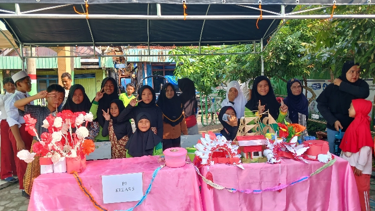 SD Islam Daruttaslim Ajarkan Anak Kewirausahaan Sejak Dini melalui Kegiatan P5