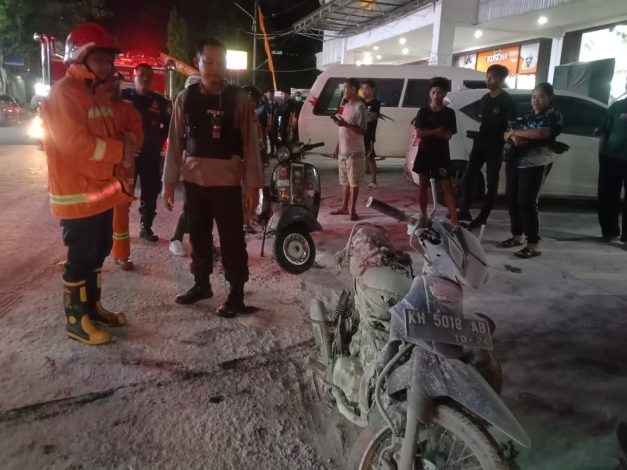 Sebuah Sepeda Motor Terbakar di Depan Kusuka Swalayan Sampit, Ini Penyebabnya