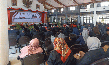 Suasana pelantikan, pengambilan sumpah janji jabatan pejabat pimpinan tinggi pratama, administrator, pengawas, Jumat, 29 Desember 2023.