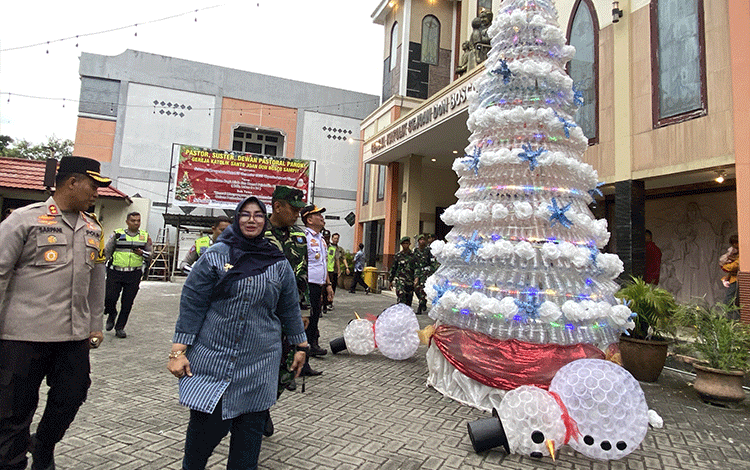 Patroli Bersama Tim Gabungan ke Gereja, Ini Harapan Irawati di Momen Natal