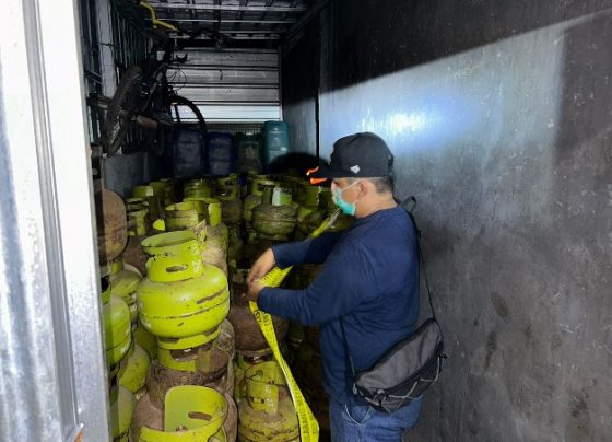 Anggota Satreskrim gerebek lokasi Pangkalan LPG Gas 3 kg tanpa izin