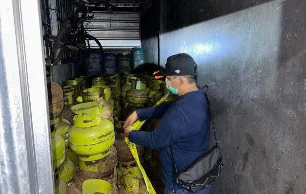 Anggota Satreskrim gerebek lokasi Pangkalan LPG Gas 3 kg tanpa izin