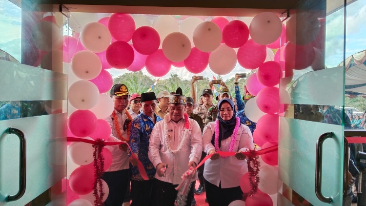 Resmikan Kantor Baru Kecamatan Bukit Santuai, Ini Pesan Halikinnor