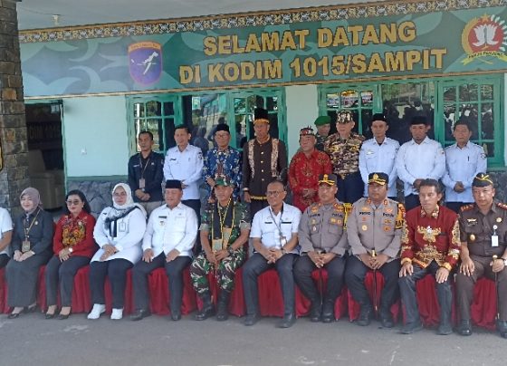 Foto bersama unsur Forkopimda Kotim dan Seruyan dengan Danrem 102Pjg di Markas Kodim 1015Spt, Rabu 3 Januari 2024