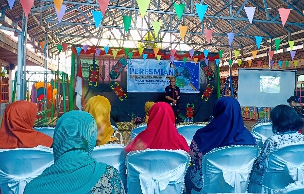 Kadisdik Kotim, M. Irfansyah memberikan sambutan dalam peresmian Sekolah ABK Lentera Nurani Indonesia di Sampit, Sabtu 20 Januari 2024