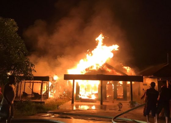 Kebakaran tiga rumah warga di Jalan Ir Juanda Gang Dewi Saetika, Kamis malam, 19 Januari 2024