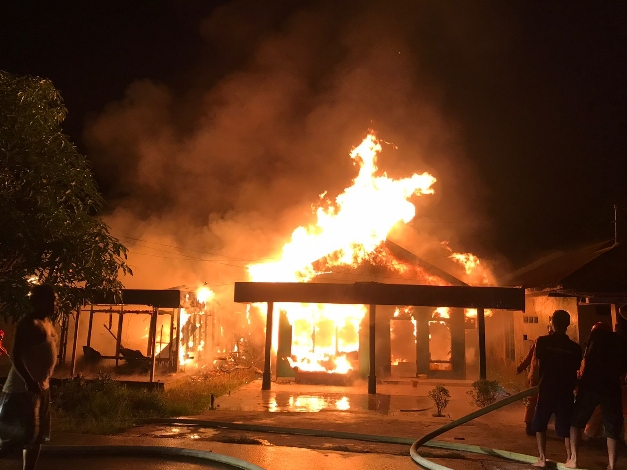 Ludeskan Tiga Rumah, Kebakaran Rumah di Jalan Ir Juanda Sampit Kagetkan Warga