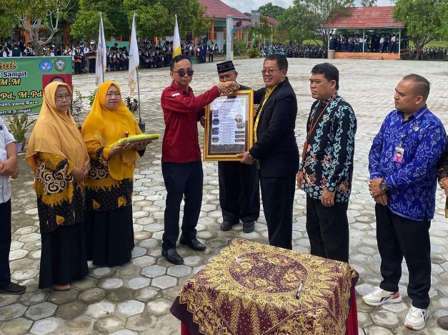 Usai Pisah Sambut, Kepala SMPN 4 Sampit Berkomitmen Laksanakan 4 Hal ini
