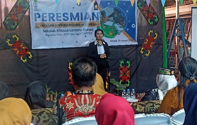 Ketua Yayasan Sekolah Khusus Lentera Nurani, Lini Marlina menyampaikan sambutan dalam peresmian sekolah yang oa pimpin, Sabtu 20 Januari 2024
