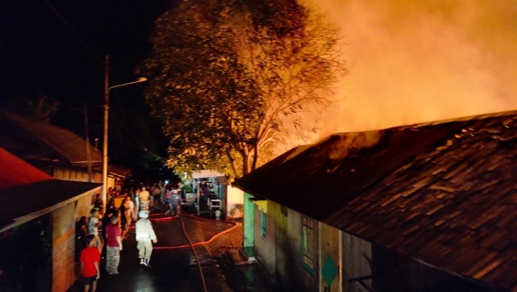 Kampung Kumai Kuala Pembuang Membara, 4 Rumah Jadi Arang