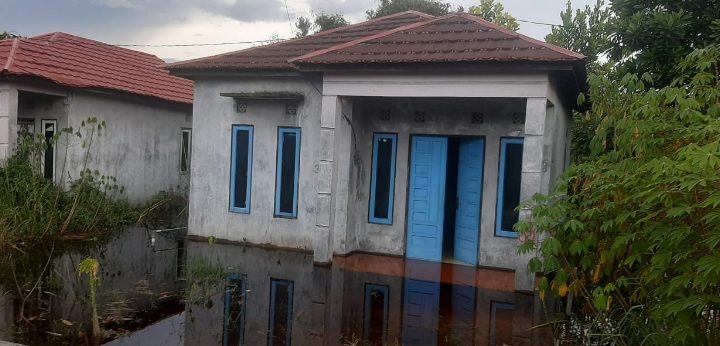 Kondisi rumah warga WMP 19, Jalur 14, Kelurahan Baamang Barat, Kecamatan Baamang, Sampit yang dilanda banjir dalam sepekan terakhir.